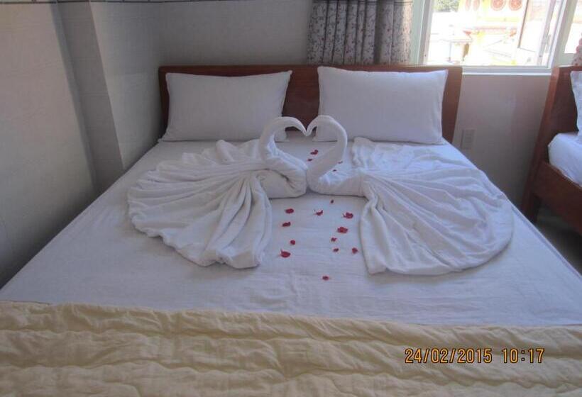 اتاق استاندارد چهار تخته, Ngan Giang Guest House