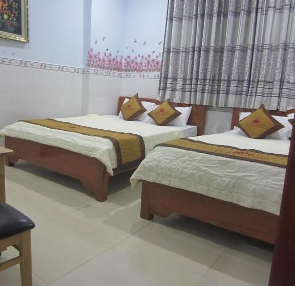 اتاق استاندارد چهار تخته, Ngan Giang Guest House