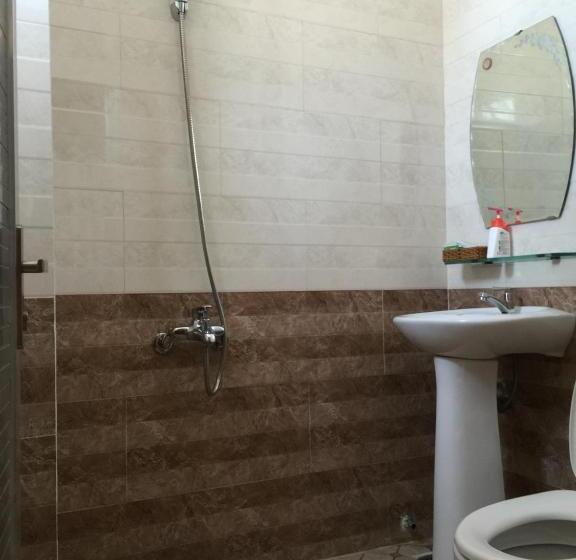 اتاق خانوادگی, Ngan Giang Guest House