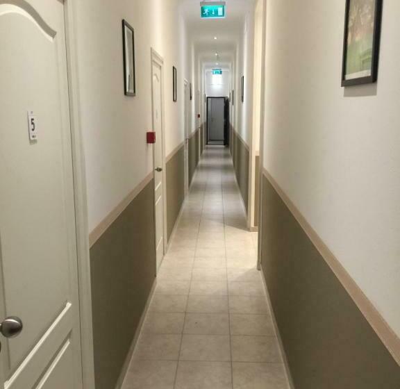 スタンダードスタジオ, Omega Guesthouse Budapest