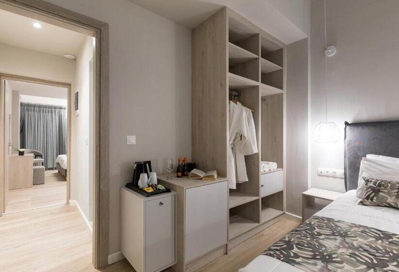 Четырехместный Номер Стандарт с Балконом, Melina Oasis Boutique