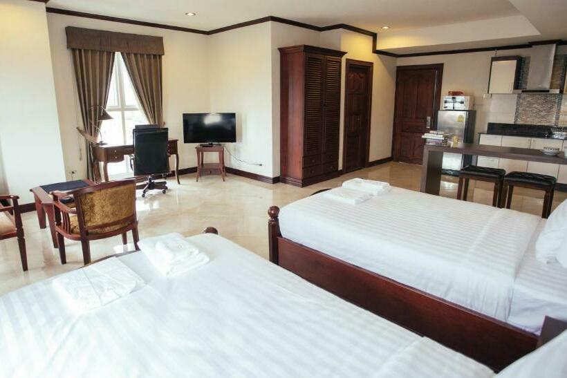 Standard Studio, Capitol Residence