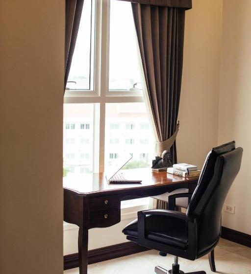 Executive Room, Capitol Residence