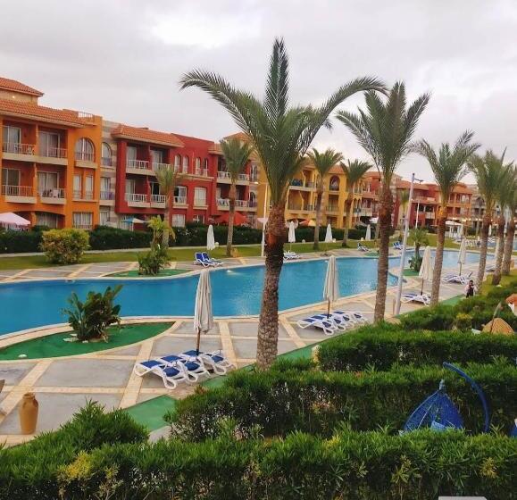 استودیو استاندارد با چشم‌انداز استخر, Green Porto Matrouh Beach Families Only