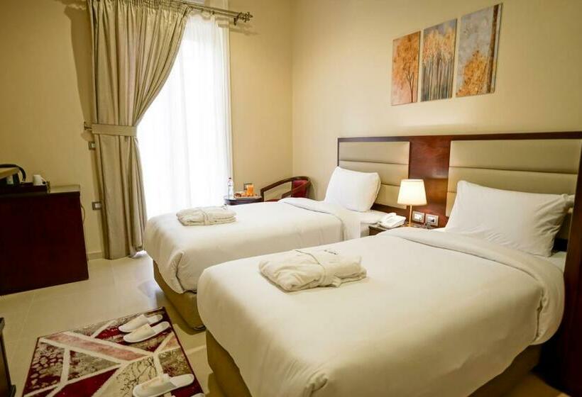 اتاق لوکس با چشم‌انداز شهر, Savoy Hotel Elminya