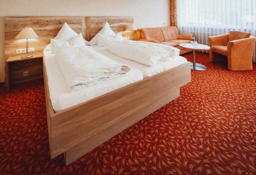 Номер Стандарт с Балконом, Wellnesshotel Sonnenhalde Tonbach