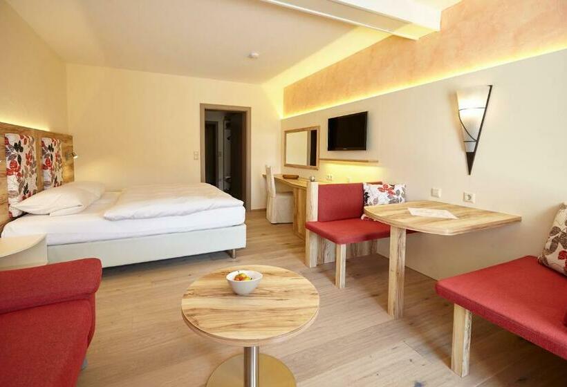 Номер Стандарт с Балконом, Wellnesshotel Sonnenhalde Tonbach