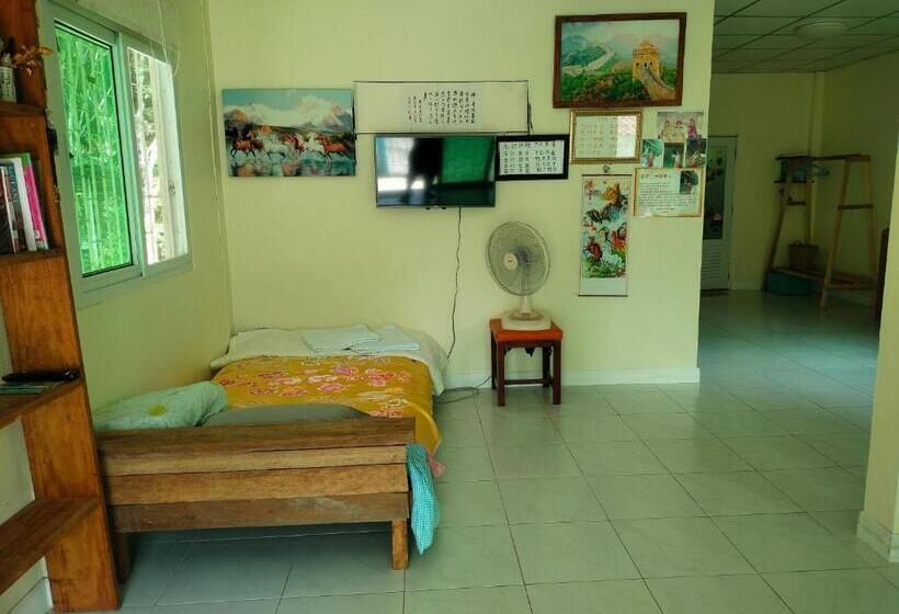 Семейное Бунгало, Baan Namthip Homestay Trang บ้านน้าทิพย์ โฮมสเตย์ตรัง