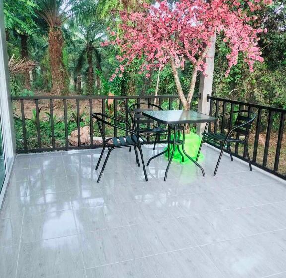 Студия Deluxe, Baan Namthip Homestay Trang บ้านน้าทิพย์ โฮมสเตย์ตรัง