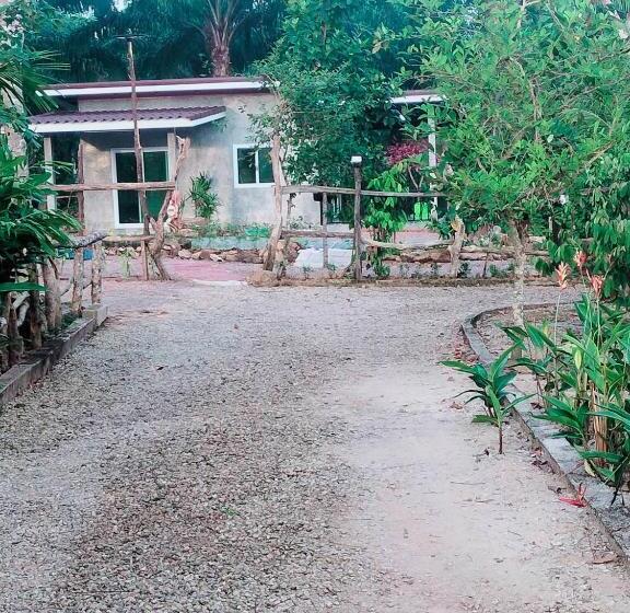 Студия Deluxe, Baan Namthip Homestay Trang บ้านน้าทิพย์ โฮมสเตย์ตรัง
