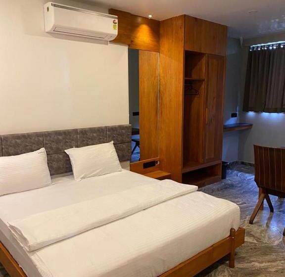 اتاق لوکس, Luxe Inn