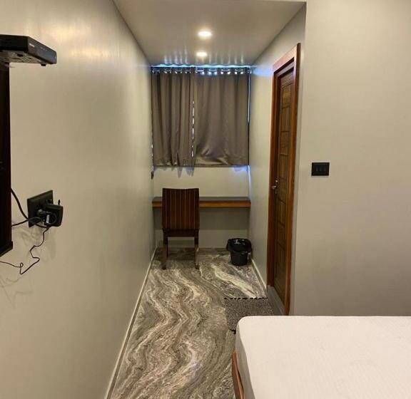 اتاق لوکس, Luxe Inn
