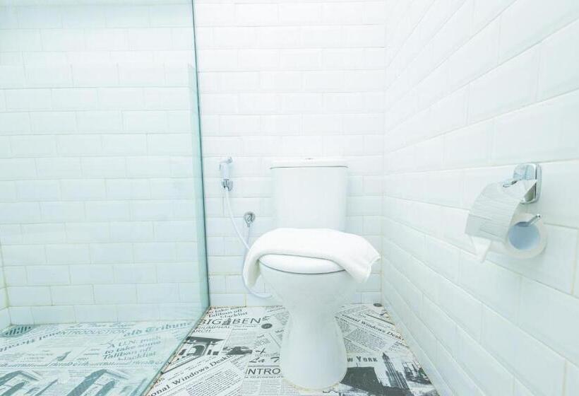 Номер Deluxe, Sans Hotel Bobosini Malang By Reddoorz