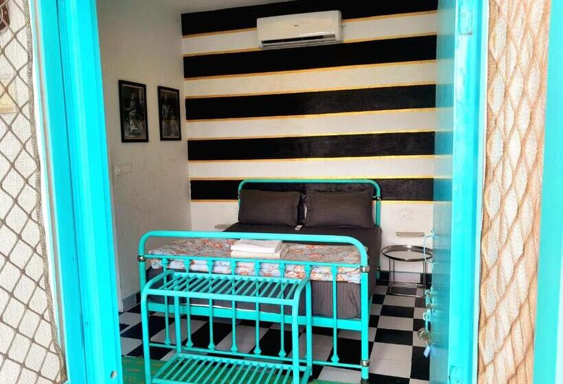 اتاق استاندارد با بالکن, Paddy S Loft The Lake View Hostel