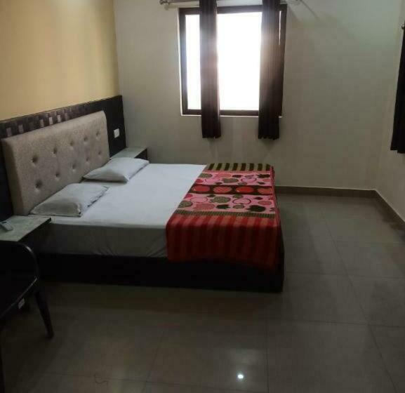 חדר דלוקס, Goroomgo Raj Ganga Haridwar