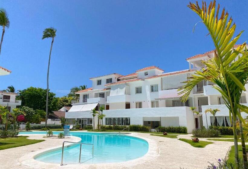 سوییت با چشم‌انداز استخر, Los Corales Villas And Suites   Beach Club, Spa, Restaurants