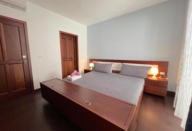 سوئیت با تخت بزرگ, Los Corales Villas And Suites   Beach Club, Spa, Restaurants