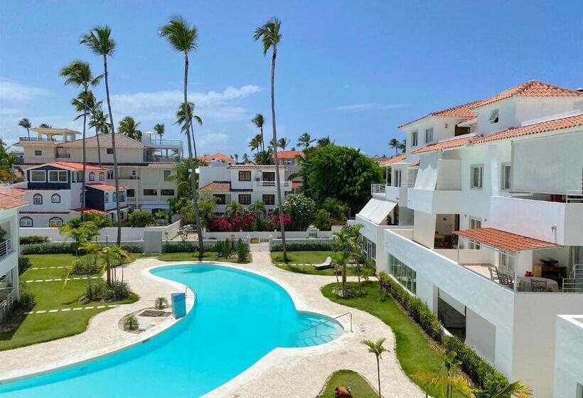 سوییت جونیور با چشم‌انداز استخر, Los Corales Villas And Suites   Beach Club, Spa, Restaurants