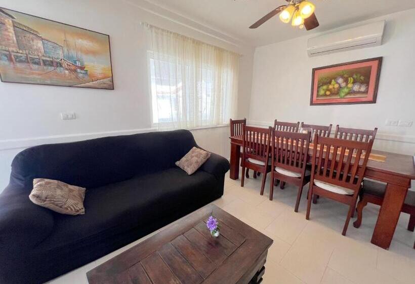 سوییت جونیور با بالکن, Los Corales Villas And Suites   Beach Club, Spa, Restaurants