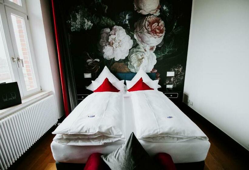 디럭스 룸, Palace St. George