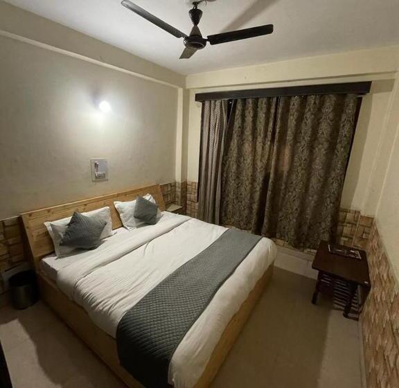 标准间, Narayana Guest House