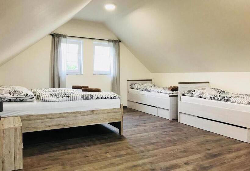 Люкс Повышенной Комфортности, Apartmány & Vinařství Káňa
