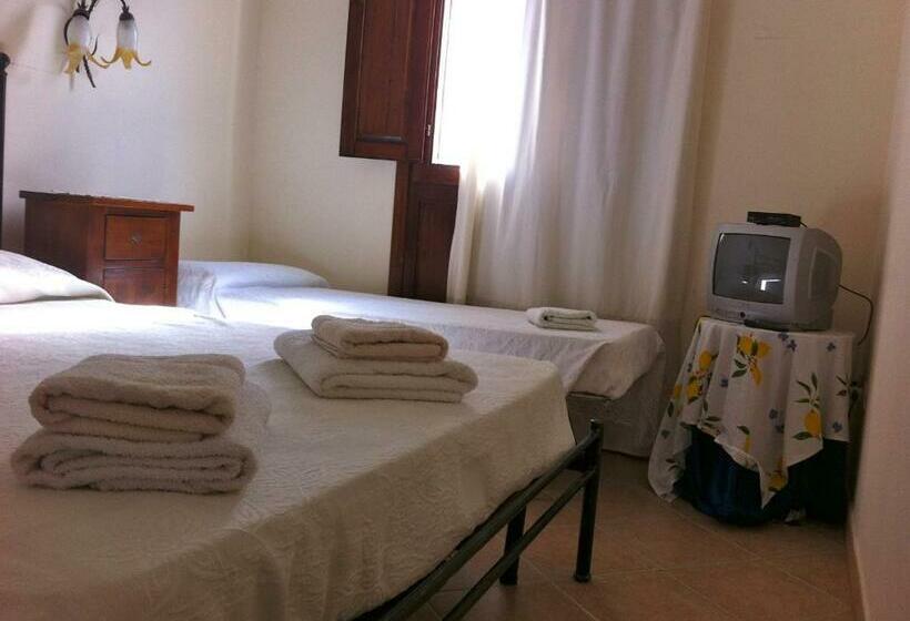 اتاق استاندارد سه نفره, Agriturismo Il Giglio