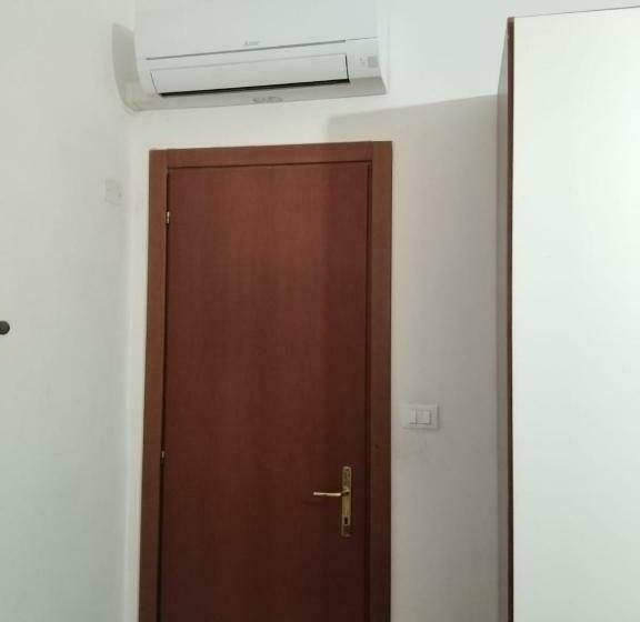 اتاق استاندارد سه نفره, Albergo Cavour Self Checkin