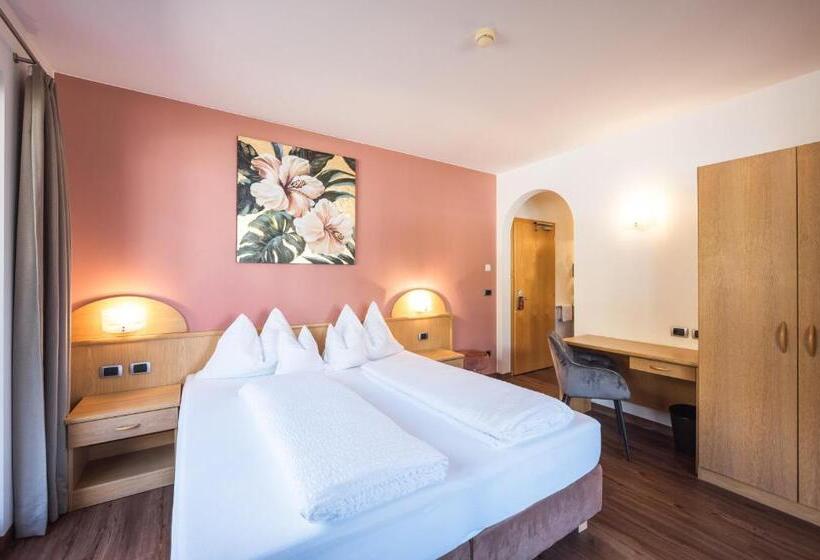 Quarto Estandar com Sacada, Bischofhof   Bistro Jasmin