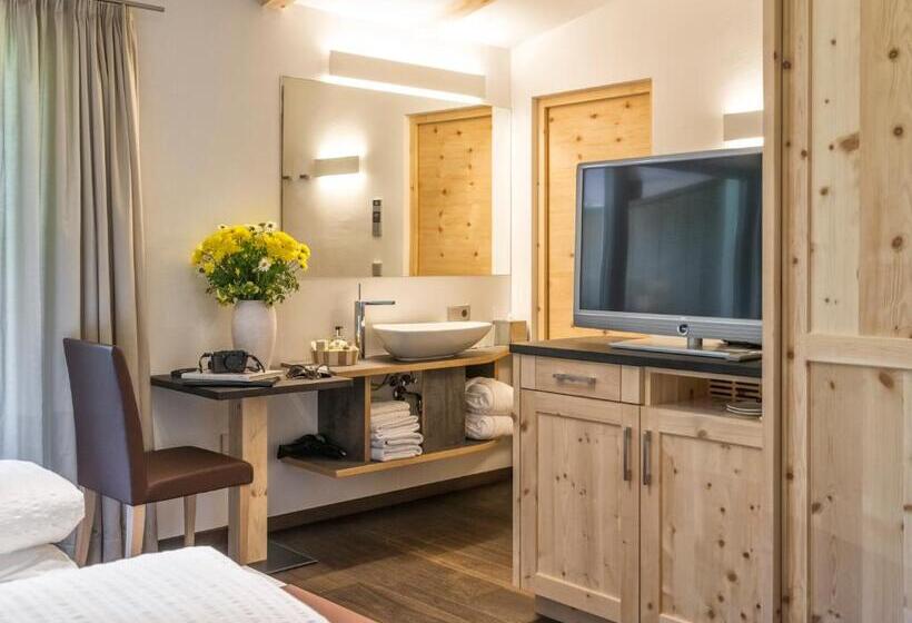 Quarto Superior, Bischofhof   Bistro Jasmin