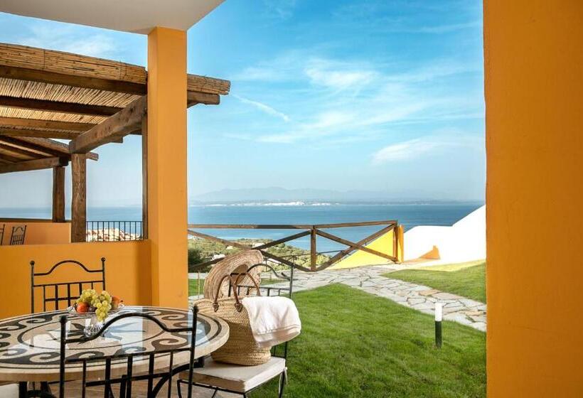 Люкс Deluxe Кровать Кинг, Punta Falcone Resort