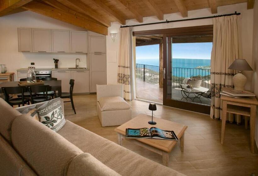 Люкс Superior Вид на Море, Punta Falcone Resort