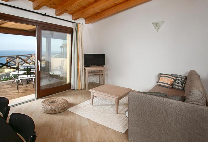 Люкс Deluxe Кровать Кинг, Punta Falcone Resort
