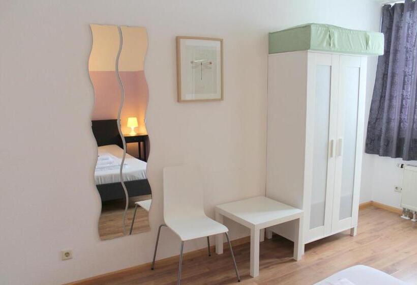اتاق استاندارد یک نفره, Stayinn Hostel Und Gastehaus