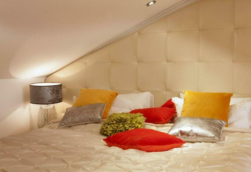 1 Bedroom Penthouse Apartment, Garden Spa Boutique