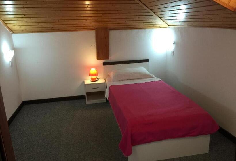 景色の見えるスタンダード４人部屋, Ruža