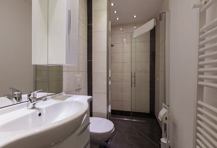 Семейный Номер, Am Rosenplatz,24 Stunden Check In, Kostenfreie Parkplätze