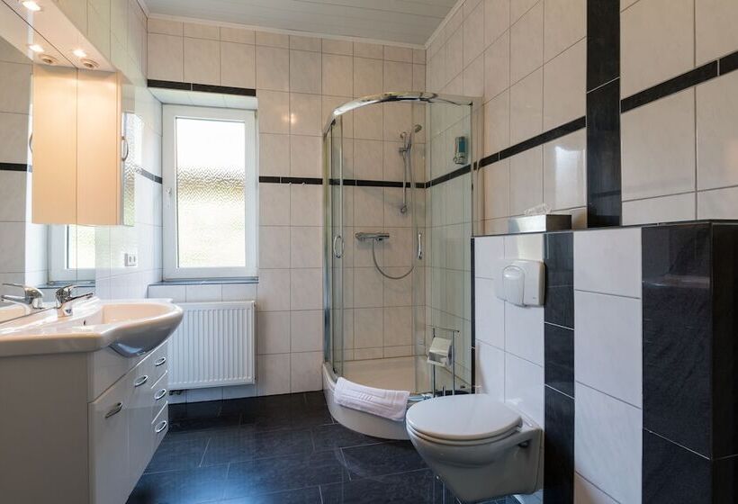 Номер Стандарт, Am Rosenplatz,24 Stunden Check In, Kostenfreie Parkplätze
