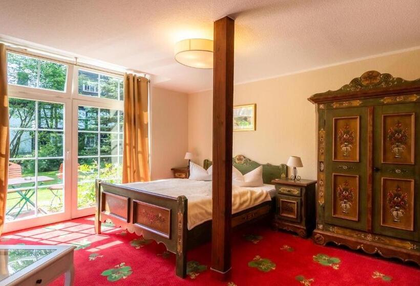 Семейный Номер Вид на Сад, Romantik Hotel Zum Lindengarten