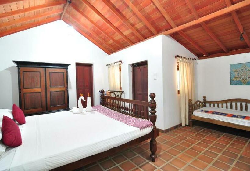 샬레, The Waves Beach Chalets