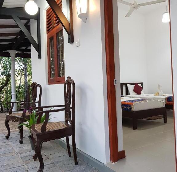 스탠다드 룸, The Waves Beach Chalets