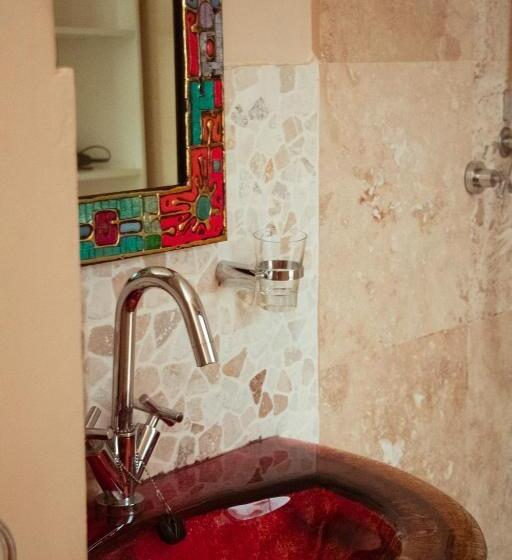 سوییت اجرایی, Southern Light Country House