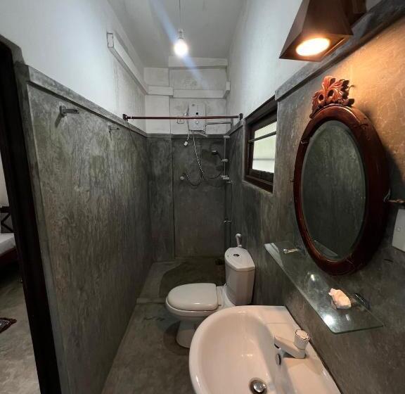 Трехместный Номер Стандарт с Балконом, Villa Water Lily