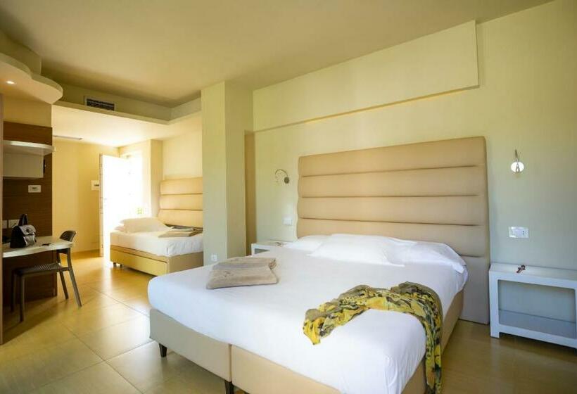 Трехместный Номер Комфорт, Blue Bay Resort