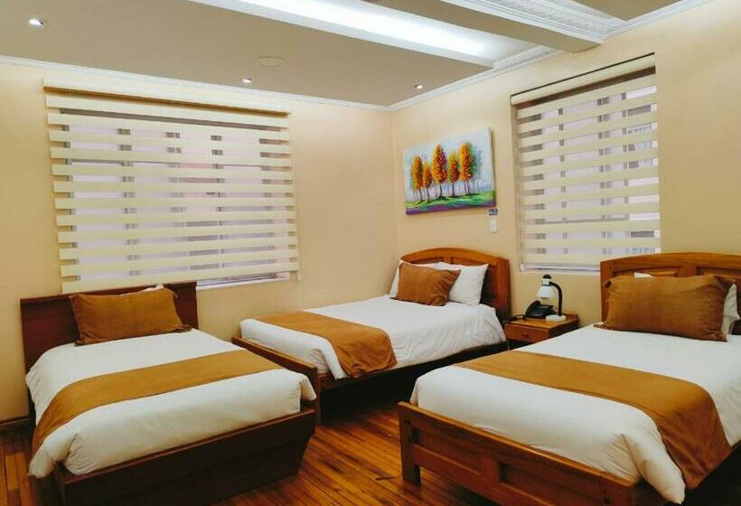 Quarto Triplo Estandar, Carolina Montecarlo