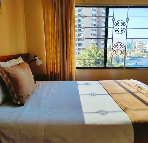 Quarto Estandar Individual, Carolina Montecarlo