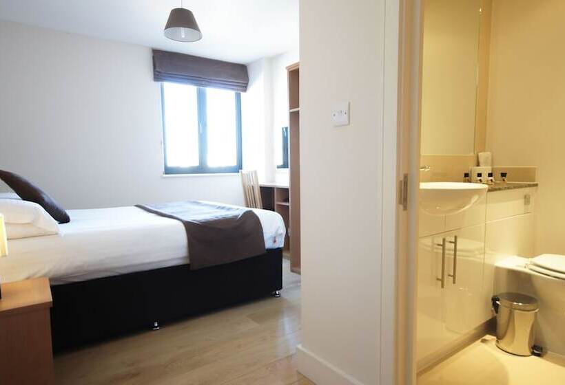 شقة غرفتين, Crompton House Apartments