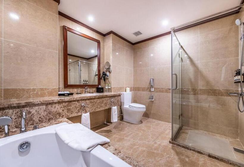 اتاق لوکس با چشم‌انداز دریا, Sheraton Phu Quoc Long Beach Resort