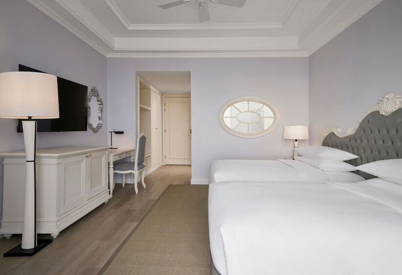اتاق لوکس با چشم‌انداز باغ, Sheraton Phu Quoc Long Beach Resort