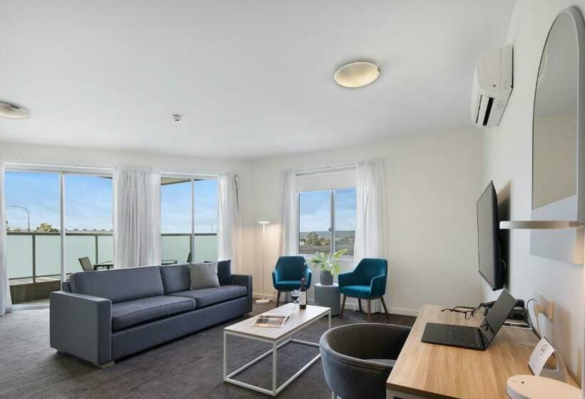 Апартаменты 3 Спальни, Quest Mawson Lakes